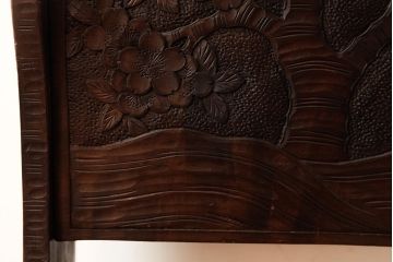 ビンテージ家具　伝統工芸　軽井沢彫り　桜の彫りが優美な印象のマガジンラック(本立て、収納)(R-038254)