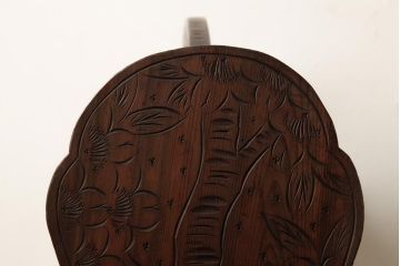 ビンテージ家具　伝統工芸　軽井沢彫り　桜の彫りが優美な印象のマガジンラック(本立て、収納、ヴィンテージ)(R-038255)