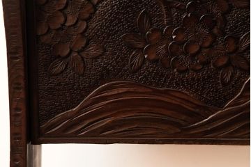 ビンテージ家具　伝統工芸　軽井沢彫り　桜の彫りが優美な印象のマガジンラック(本立て、収納、ヴィンテージ)(R-038255)