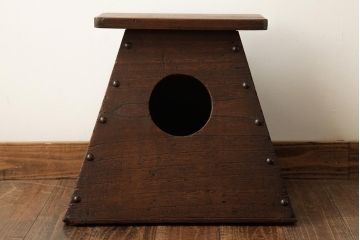 アンティーク家具　和製アンティーク　桐材・松材　渋さが漂う踏み台(R-038256)
