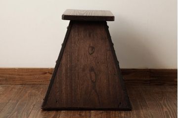 アンティーク家具　和製アンティーク　桐材・松材　渋さが漂う踏み台(R-038256)