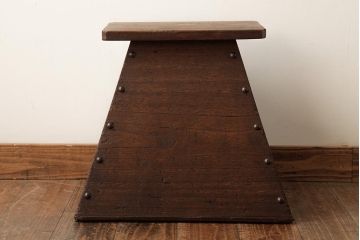 アンティーク家具　和製アンティーク　桐材・松材　渋さが漂う踏み台(R-038256)