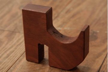 和製アンティーク　総ケヤキ材　重厚な雰囲気漂う台座(軸掛、飾り台)(R-038257)