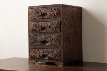 中古　伝統工芸　日光彫り　見事な花の彫刻の四段小引き出し(抽斗、小物入れ)(R-038258)