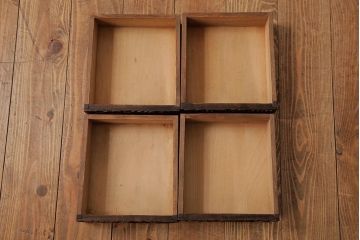 中古　伝統工芸　日光彫り　見事な花の彫刻の四段小引き出し(抽斗、小物入れ)(R-038258)