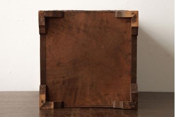中古　伝統工芸　日光彫り　見事な花の彫刻の四段小引き出し(抽斗、小物入れ)(R-038258)