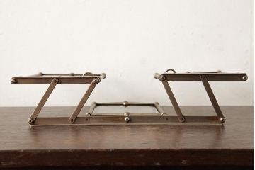 ヴィンテージ雑貨　レア!　真鍮製　カットガラスがおしゃれな3面フォトフレーム(写真立て、フォトスタンド、ディスプレイ雑貨、ビンテージ)(R-038259)