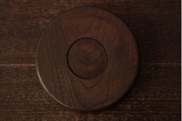 アンティーク雑貨　和製アンティーク　総ケヤキ材　なめらかで味のある丸盆(トレー、お盆)(R-038261)