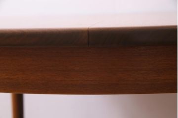 ヴィンテージ家具　北欧ビンテージ　G-PLAN(ジープラン)　木の温もり感じるエクステンションテーブル(ラウンドテーブル、ダイニングテーブル)(R-038263)