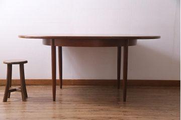 ヴィンテージ家具　北欧ビンテージ　G-PLAN(ジープラン)　木の温もり感じるエクステンションテーブル(ラウンドテーブル、ダイニングテーブル)(R-038264)