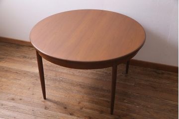 ヴィンテージ家具　北欧ビンテージ　G-PLAN(ジープラン)　木の温もり感じるエクステンションテーブル(ラウンドテーブル、ダイニングテーブル)(R-038264)