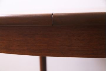 ヴィンテージ家具　北欧ビンテージ　G-PLAN(ジープラン)　木の温もり感じるエクステンションテーブル(ラウンドテーブル、ダイニングテーブル)(R-038264)
