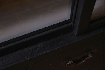アンティーク家具　和製アンティーク　結霜ガラス入りのノスタルジックなキャビネット(戸棚、収納棚)(R-038266)