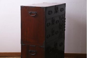 アンティーク家具　和製アンティーク　大正昭和初期　五丁引き　黒漆塗りが風格漂う庄内箪笥(重ね箪笥、チェスト、ローボード)(R-038268)