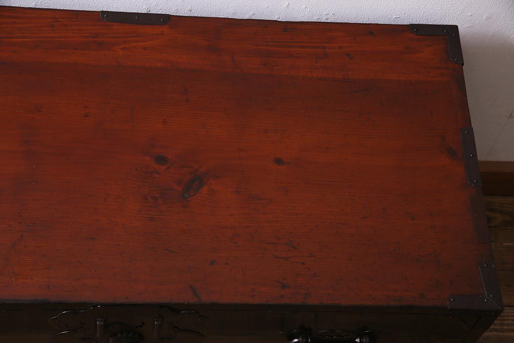 アンティーク家具　和製アンティーク　大正昭和初期　五丁引き　黒漆塗りが風格漂う庄内箪笥(重ね箪笥、チェスト、ローボード)(R-038268)