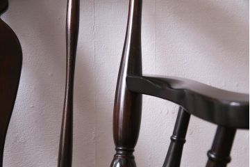 中古　北海道民芸家具　上品な雰囲気漂うアームチェア(ウィンザーチェア、ダイニングチェア、椅子、ウインザーチェア)(R-038273)