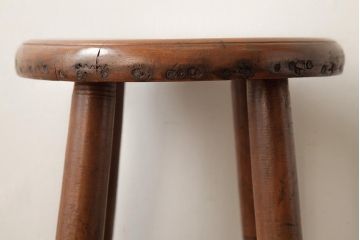 アンティーク家具　脚のシルエットが個性的な丸スツール(椅子、花台)(R-038283)