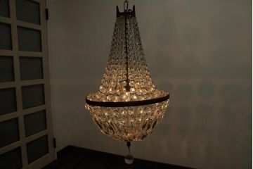 ビンテージ照明　フランスヴィンテージ　真鍮製　クリスタルガラスがきらめくエンパイアシャンデリア(天井照明、吊り下げ照明)(R-038287)