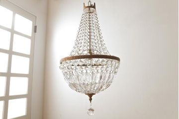 ビンテージ照明　フランスヴィンテージ　真鍮製　クリスタルガラスがきらめくエンパイアシャンデリア(天井照明、吊り下げ照明)(R-038287)