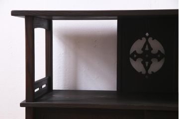 ビンテージ家具　民芸家具　高級杉材　品のある佇まいが魅力的な茶棚(飾り棚、戸棚、ヴィンテージ)(R-038289)