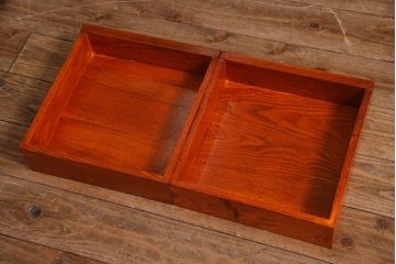新古品　民芸家具　楡(ニレ)材総無垢　凛とした佇まいが趣ある水屋箪笥サイドボード(収納棚、下駄箱)(R-038290)