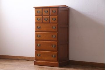 中古　横浜クラシック家具　ダニエル(Daniel)　アーリーアメリカン　カントリースタイルにおすすめなチェスト(小抽斗タンス、引き出し)(定価約35万円)(R-038291)