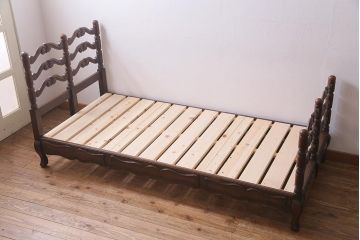 アンティーク家具　フランスアンティーク　オーク材　印象的なデザインの木製ベッドフレーム(R-038293)
