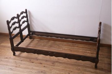 アンティーク家具　フランスアンティーク　オーク材　印象的なデザインの木製ベッドフレーム(R-038293)