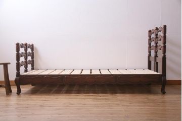 アンティーク家具　フランスアンティーク　オーク材　印象的なデザインの木製ベッドフレーム(R-038293)