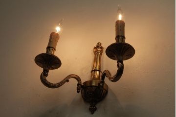 ヴィンテージ照明　真鍮製　2灯　フランスビンテージのクラシカルなウォールランプ(壁掛けシャンデリア、壁付け照明)(R-038299)