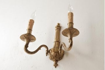 ヴィンテージ照明　真鍮製　2灯　フランスビンテージのクラシカルなウォールランプ(壁掛けシャンデリア、壁付け照明)(R-038299)