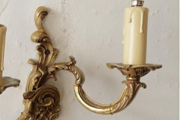 ヴィンテージ照明　フランスビンテージ　2灯　優雅なデザインの真鍮製ウォールランプ(壁付け照明、壁掛け照明)(R-038302)
