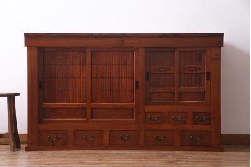 新古品　民芸家具　ニレ無垢材　5尺　上品な雰囲気漂う水屋箪笥・上(収納棚、キャビネット)(R-038308)