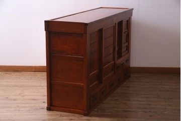 新古品　民芸家具　ニレ無垢材　5尺　上品な雰囲気漂う水屋箪笥・上(収納棚、キャビネット)(R-038308)