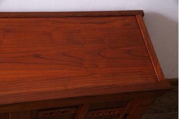 新古品　民芸家具　ニレ無垢材　5尺　上品な雰囲気漂う水屋箪笥・上(収納棚、キャビネット)(R-038308)