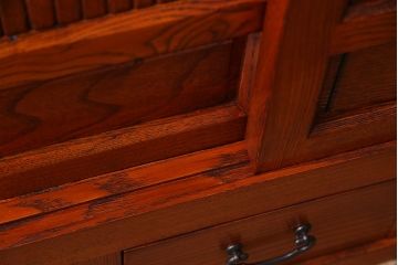 新古品　民芸家具　ニレ無垢材　5尺　上品な雰囲気漂う水屋箪笥・上(収納棚、キャビネット)(R-038308)