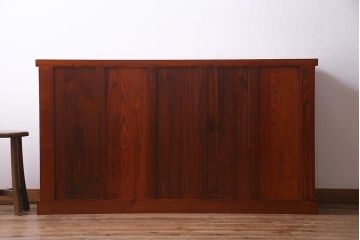 新古品　民芸家具　ニレ無垢材　5尺　上品な雰囲気漂う水屋箪笥・下(収納棚、キャビネット)(R-038309)