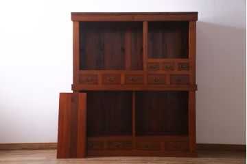 新古品　民芸家具　ニレ無垢材　上品な雰囲気漂う水屋箪笥(収納棚、和箪笥、キャビネット)(R-038310)