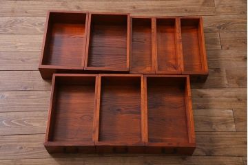 新古品　民芸家具　ニレ無垢材　上品な雰囲気漂う水屋箪笥(収納棚、和箪笥、キャビネット)(R-038310)