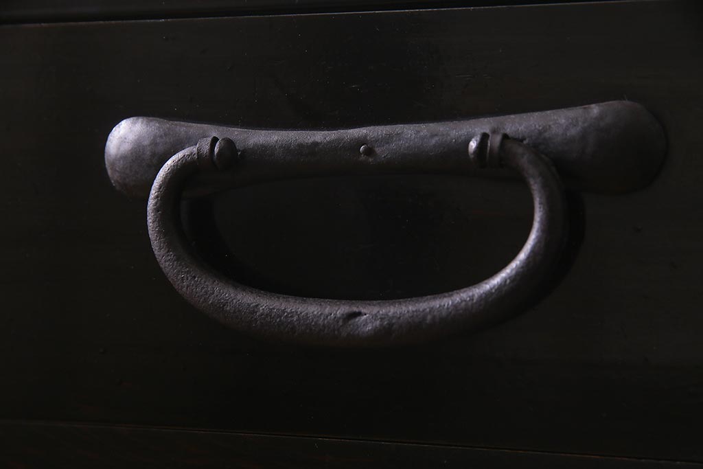 アンティーク家具　大正昭和初期　和製アンティーク　脚付きリメイク　丸金具が渋さを引き立たせる松本衣装箪笥(時代箪笥、チェスト、引き出し)(R-038311)