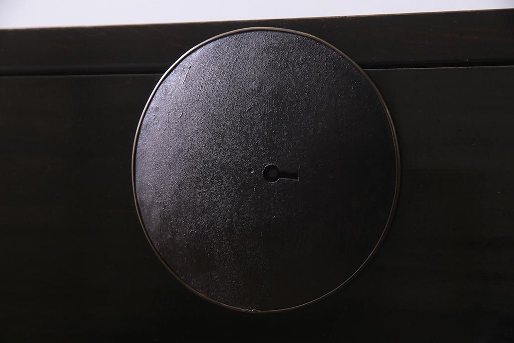 アンティーク家具　大正昭和初期　和製アンティーク　脚付きリメイク　丸金具が渋さを引き立たせる松本衣装箪笥(時代箪笥、チェスト、引き出し)(R-038311)