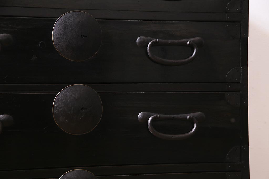 アンティーク家具　大正昭和初期　和製アンティーク　脚付きリメイク　丸金具が渋さを引き立たせる松本衣装箪笥(時代箪笥、チェスト、引き出し)(R-038311)