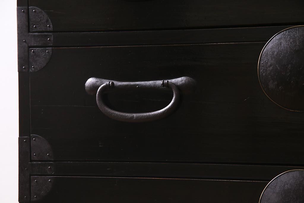 アンティーク家具　大正昭和初期　和製アンティーク　脚付きリメイク　丸金具が渋さを引き立たせる松本衣装箪笥(時代箪笥、チェスト、引き出し)(R-038311)