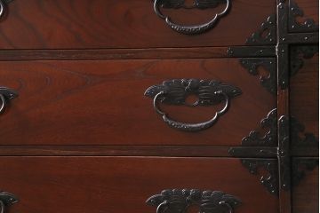 アンティーク家具　美品!　前面ケヤキ材　閂付き　特注金具　上手物の仙台車箪笥(仙台箪笥、時代箪笥)(R-038317)