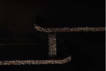 中古　工芸家具　漆・変わり塗り　螺鈿(らでん)　魅惑的な雰囲気を放つ茶棚(飾り棚、戸棚)(R-038318)