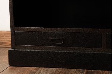 中古　工芸家具　漆・変わり塗り　螺鈿(らでん)　魅惑的な雰囲気を放つ茶棚(飾り棚、戸棚)(R-038318)