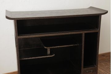 中古　工芸家具　漆・変わり塗り　螺鈿(らでん)　魅惑的な雰囲気を放つ茶棚(飾り棚、戸棚)(R-038318)