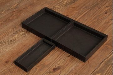 中古　工芸家具　漆・変わり塗り　螺鈿(らでん)　魅惑的な雰囲気を放つ茶棚(飾り棚、戸棚)(R-038318)