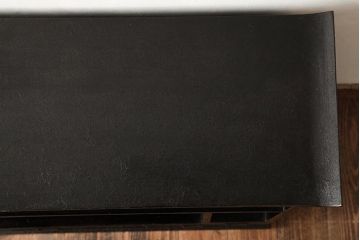 中古　工芸家具　漆・変わり塗り　螺鈿(らでん)　魅惑的な雰囲気を放つ茶棚(飾り棚、戸棚)(R-038318)