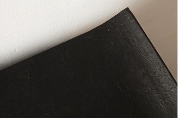 中古　工芸家具　漆・変わり塗り　螺鈿(らでん)　魅惑的な雰囲気を放つ茶棚(飾り棚、戸棚)(R-038318)